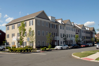 95 Central Ave in Metuchen, NJ - Foto de edificio - Building Photo