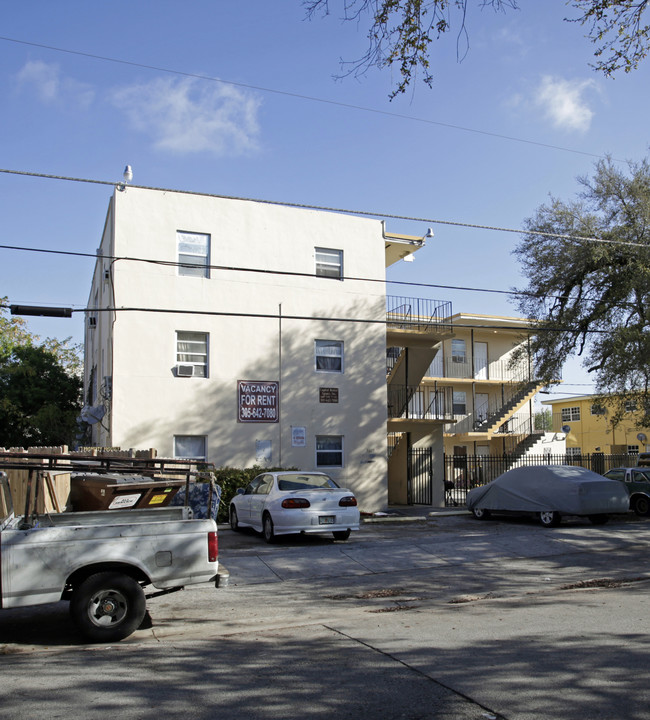 Trade Winds Apartments in Miami, FL - Foto de edificio