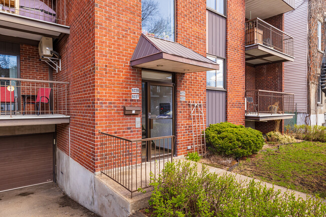 6225-6239 D'iberville St in Montréal, QC - Building Photo - Building Photo