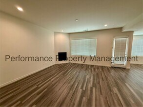 11701 Hollybrook Ln in Bakersfield, CA - Building Photo - Building Photo