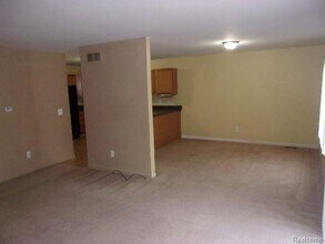 38006 Mitchell St in Grand Blanc, MI - Building Photo - Building Photo