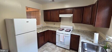 2100 Young St SE in Washington, DC - Building Photo - Building Photo