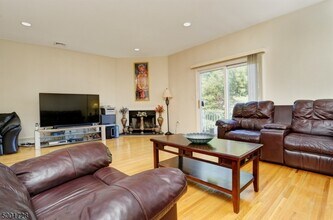 643 Old Dover Rd in Morris Plains, NJ - Building Photo - Building Photo