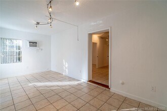 8200 Harding Ave-Unit -1 in Miami Beach, FL - Building Photo - Building Photo