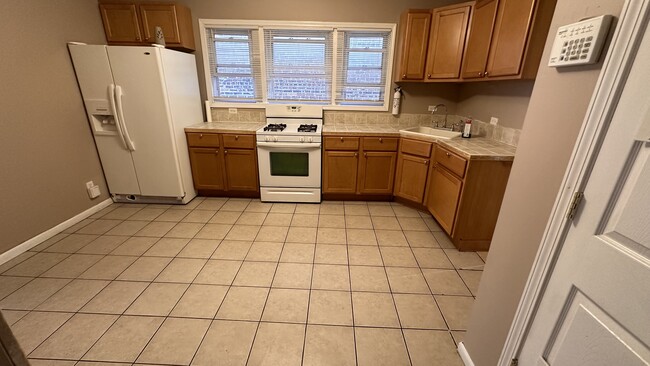 7948 S Drexel Ave, Unit 2 in Chicago, IL - Foto de edificio - Building Photo