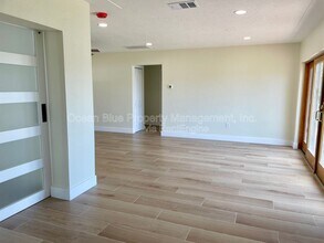 724 Sunset Cove in Madeira Beach, FL - Building Photo - Building Photo