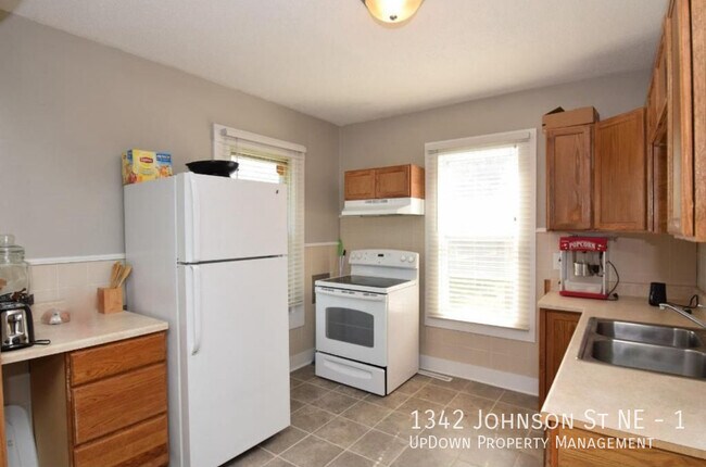 1342 Johnson St NE in Minneapolis, MN - Building Photo - Building Photo