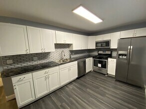 207 Columbus Ave in Syracuse, NY - Foto de edificio - Building Photo