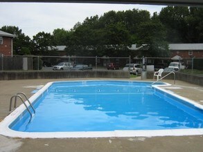 86 Amherst Ave, Unit 8 in Agawam, MA - Building Photo - Building Photo