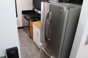 4054 Chestnut St, Unit 2 R