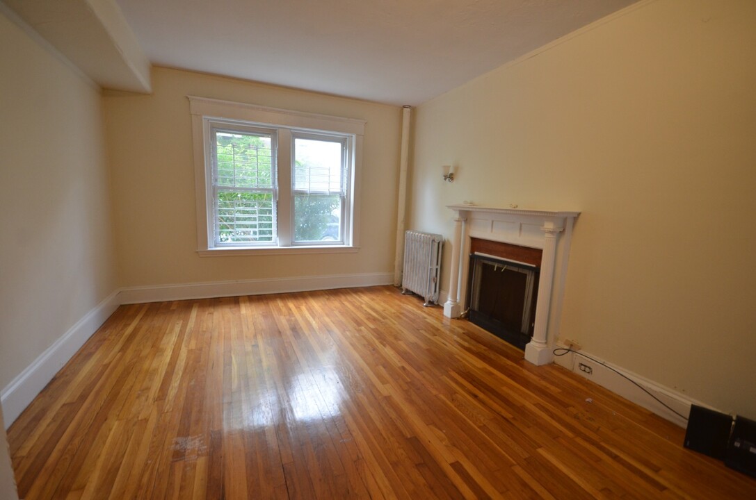 116 Englewood Ave, Unit 2 in Boston, MA - Building Photo