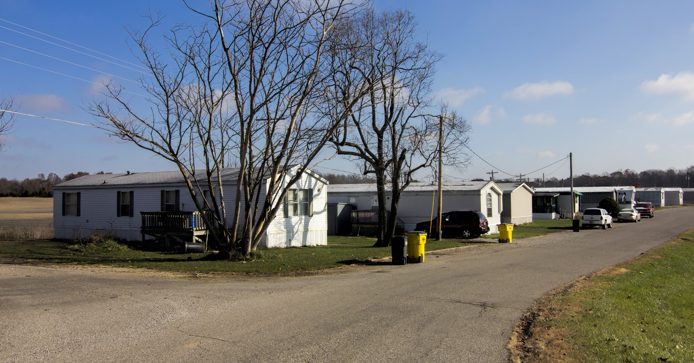 Berkshire Pointe in New Salisbury, IN - Foto de edificio