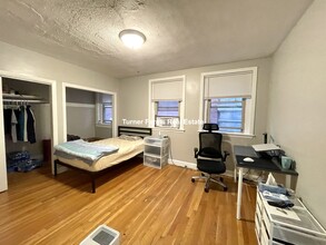 845 Beacon St, Unit 53 in Boston, MA - Building Photo - Building Photo