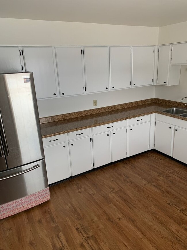 1001-1007 Brookwood Dr in Neenah, WI - Building Photo - Building Photo