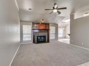 4104 Castlerock Rd in Norman, OK - Building Photo - Building Photo