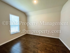 2809 Belmont Dr in Ennis, TX - Foto de edificio - Building Photo