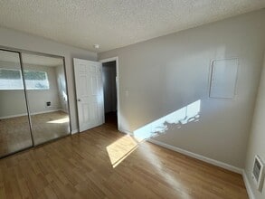 4009-4009 SE 33rd Pl in Portland, OR - Building Photo - Building Photo