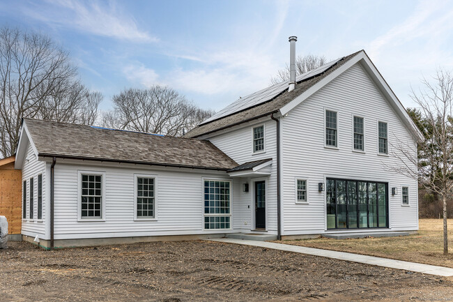 24 Old Roxbury Rd in Roxbury, CT - Building Photo - Building Photo
