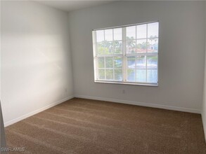 8326 Bernwood Cove Loop in Ft. Myers, FL - Foto de edificio - Building Photo