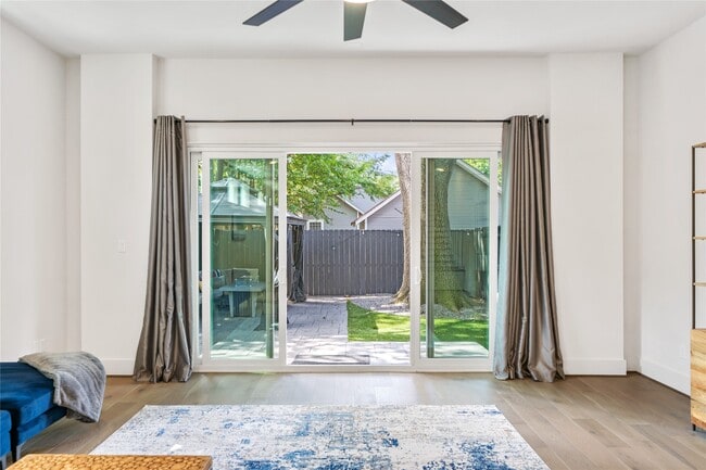 property at 620 E 26th St