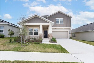 7137 Dilly Lake Ave in Groveland, FL - Building Photo