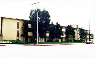 Reflections at Sepulveda Apartments