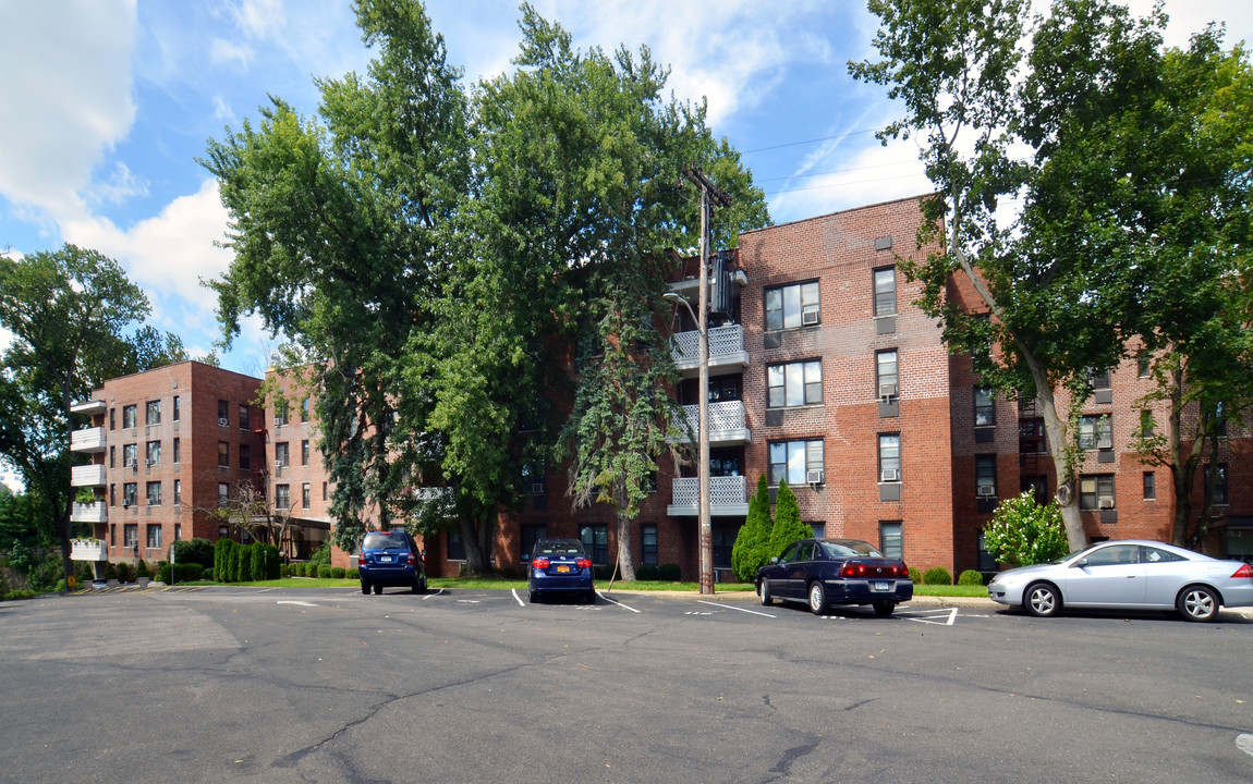 Remsen garden cooperative in Yonkers, NY - Building Photo