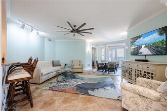 2825 Palm Beach Blvd in Ft. Myers, FL - Foto de edificio - Building Photo