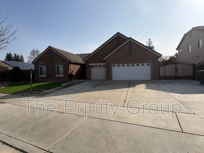 property at 4911 W Elkhorn Ave