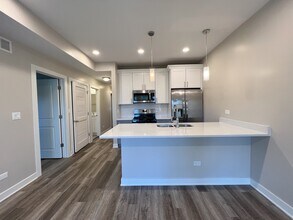 3607 W Ainslie St in Chicago, IL - Building Photo - Building Photo