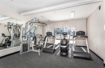 300 N El Molino Ave, Unit 201 in Pasadena, CA - Foto de edificio - Building Photo