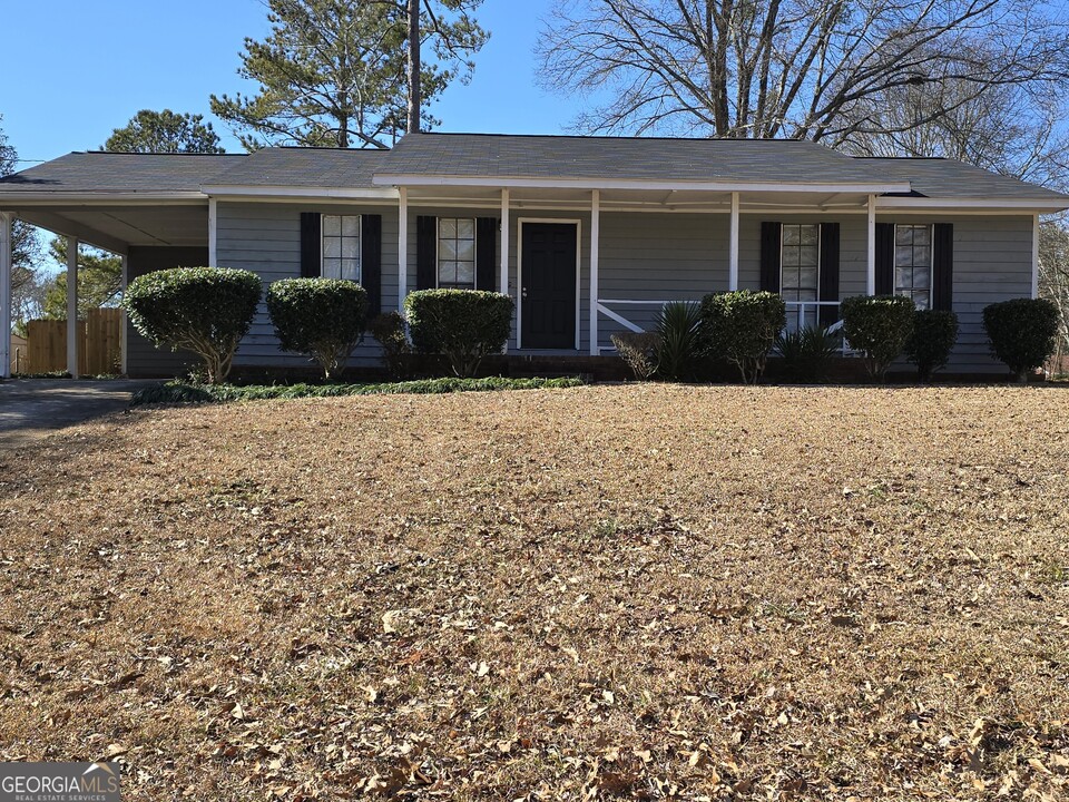 6123 Katherine Rd in Rex, GA - Building Photo