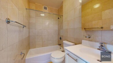 236 E 36th St in New York, NY - Building Photo - Building Photo