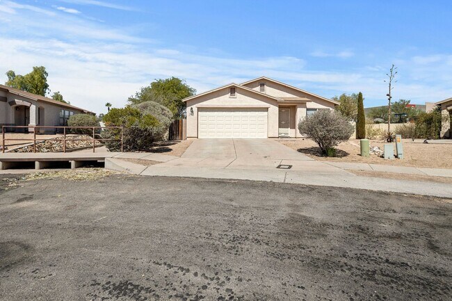 10195 E Sunset Meadow Pl in Tucson, AZ - Building Photo - Building Photo