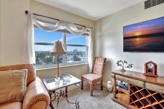 2555 NE 11th St in Fort Lauderdale, FL - Foto de edificio - Building Photo