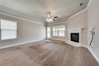 1905 Pavilion Ln in Denton, TX - Foto de edificio - Building Photo