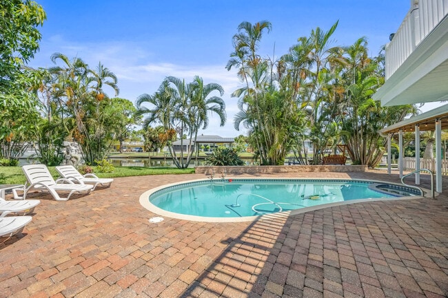 491 Indian Creek Dr in Cocoa Beach, FL - Building Photo - Building Photo
