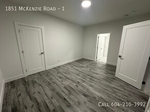 1851 McKenzie Rd in Abbotsford, BC - Building Photo - Building Photo