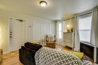 1308 Pine St-Unit -B in Georgetown, TX - Building Photo - Building Photo