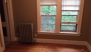 209 Cedar Lake Rd N in Minneapolis, MN - Building Photo - Building Photo