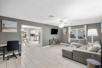 730 SE White Ave in Port St. Lucie, FL - Building Photo - Building Photo