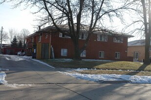 109 NW College Ave in Ankeny, IA - Building Photo
