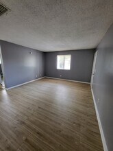 5123 Westchase Ct, Unit 4 in Jacksonville, FL - Building Photo - Building Photo