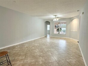 2400 Leaning Pine St in Ocoee, FL - Building Photo - Building Photo