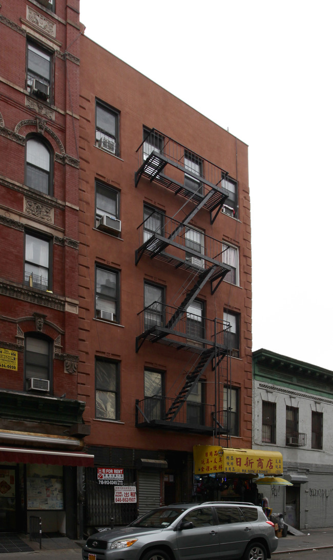 106 Eldridge St in New York, NY - Building Photo - Building Photo