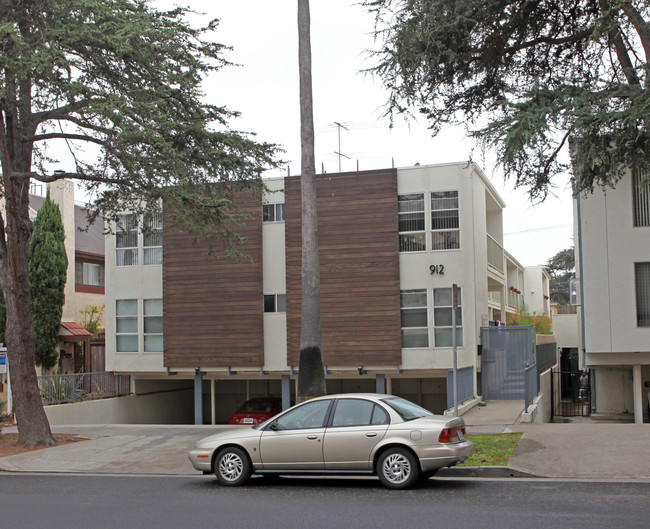 912 9th St in Santa Monica, CA - Foto de edificio - Building Photo