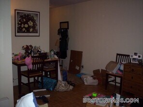 1455 Commonwealth Ave, Unit 214 in Boston, MA - Foto de edificio - Building Photo