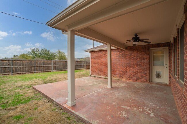 202 Starlight Dr in Forney, TX - Foto de edificio - Building Photo