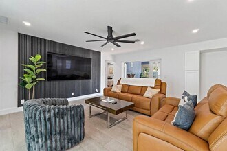 4193 Hyacinth Cir N in Palm Beach Gardens, FL - Foto de edificio - Building Photo