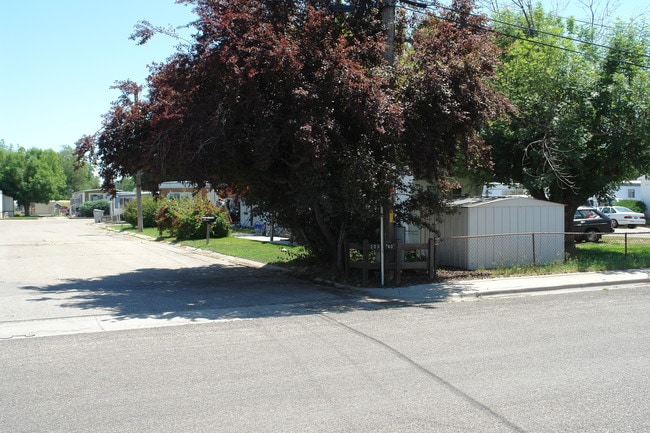 205 W 40th St in Garden City, ID - Foto de edificio - Building Photo